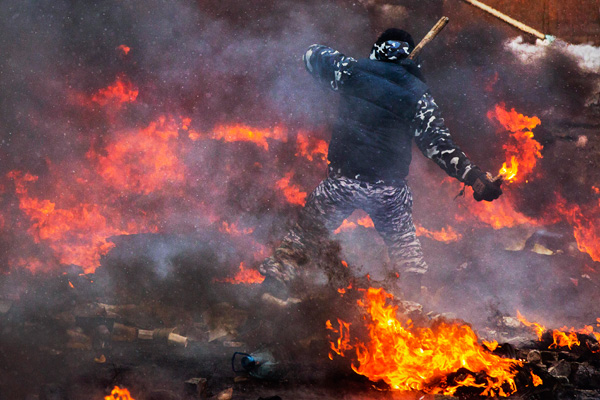 Майдан: как мирная демонстрация перерастает в гражданскую войну 